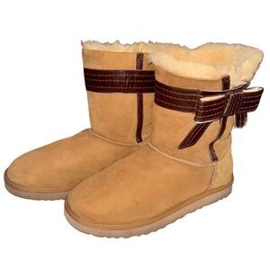 UGG Australia Josette Chestnut Sheepskin Winter Boots Leather Bows Womens Size 9